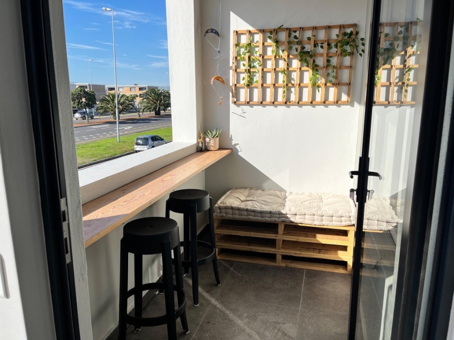 1 Bedroom Property for Sale in Table View Western Cape
